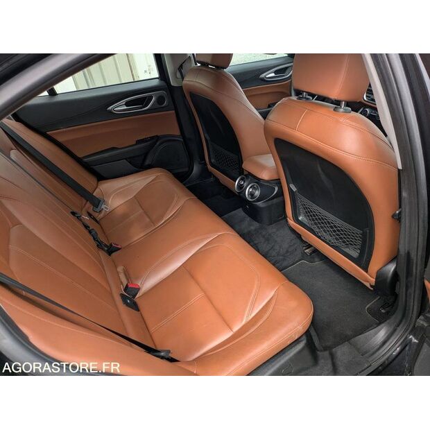 2016 Alfa Romeo GIULIA-47437191