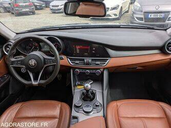 2016-alfa-romeo-giulia-47437192