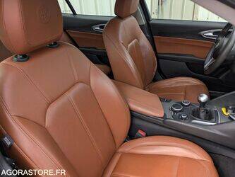 2016-alfa-romeo-giulia-47437194