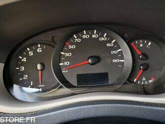 2012-renault-master-1456799-47437333