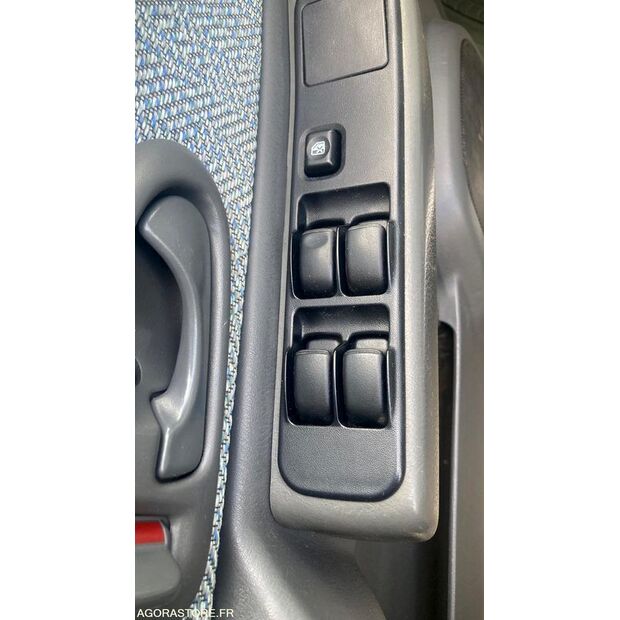 1999 MITSUBISHI L200-47437657