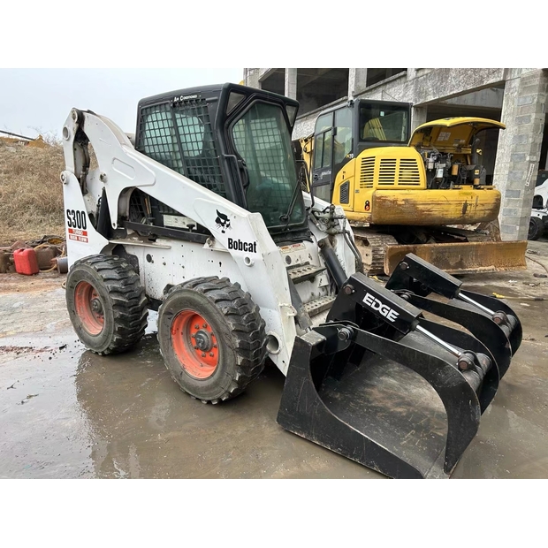 2025 BOBCAT S300-47437814