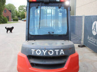 2015-toyota-40-8fd35n-1456827-47437963