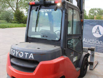 2015-toyota-40-8fd35n-1456827-47437964