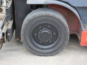 2015-toyota-40-8fd35n-1456827-47437973