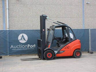 Image for FORKLIFTS 2013 Linde H30D-02