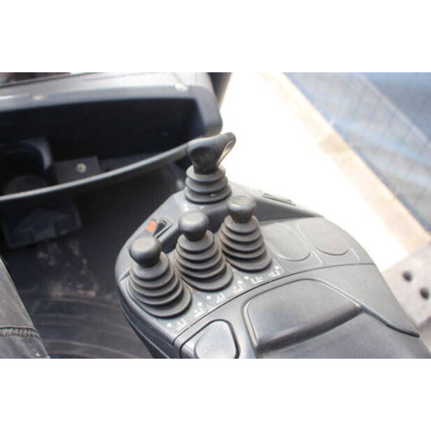 2013 Linde H30D-02-47438020