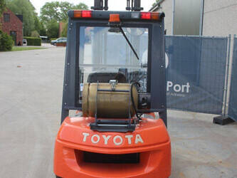 2007-toyota-42-7fgf25-1456830-47438032