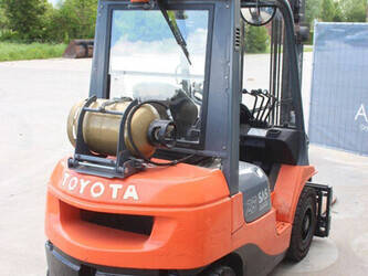 2007-toyota-42-7fgf25-1456830-47438033
