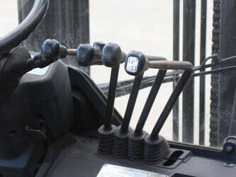 2007-toyota-42-7fgf25-1456830-47438054