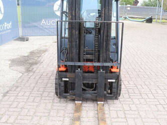 2014-toyota-8fbet16-1456834-47438180