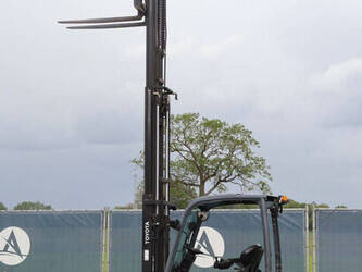 2014-toyota-8fbet16-1456834-47438209