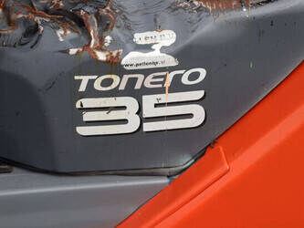 2017-toyota-02-8fgjf35-1456835-47438230
