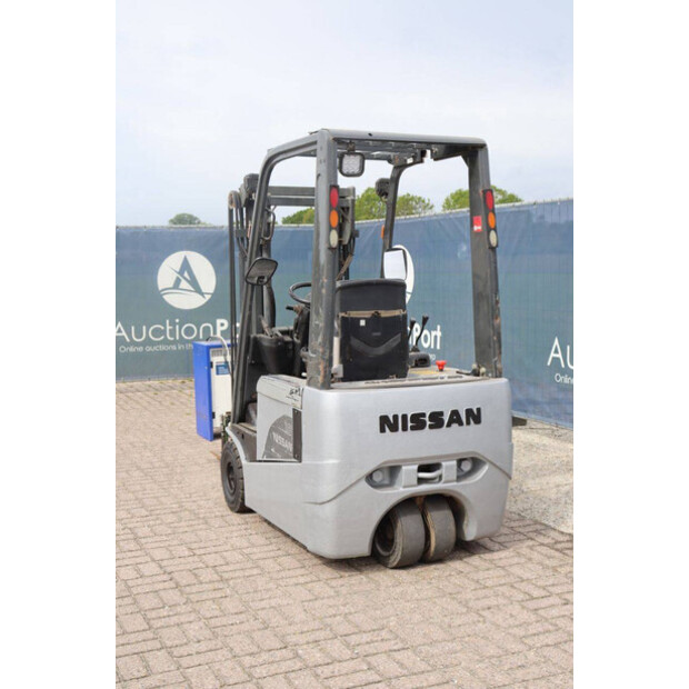 2011 NISSAN 1N1L18Q-47438293