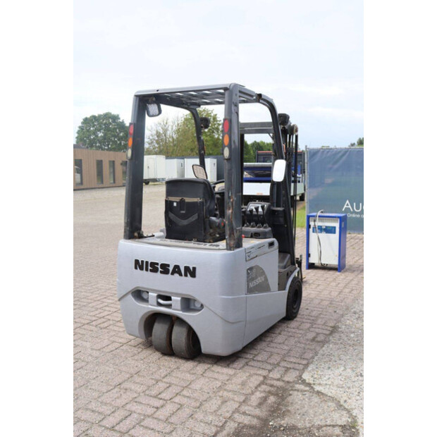 2011 NISSAN 1N1L18Q-47438295