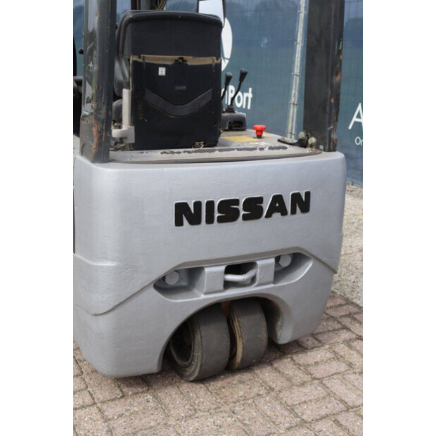 2011 NISSAN 1N1L18Q-47438303