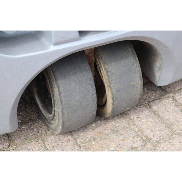 2011 NISSAN 1N1L18Q-47438304