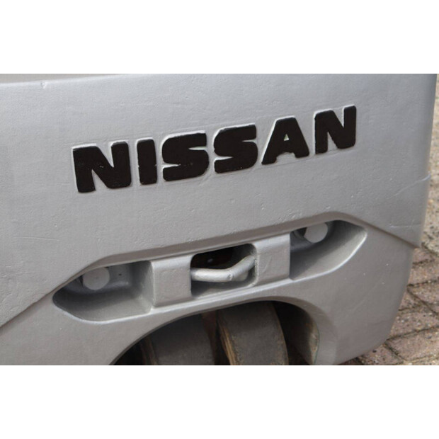 2011 NISSAN 1N1L18Q-47438305
