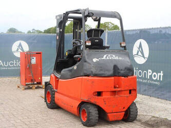 2005-linde-e30-03-600-1456839-47438370