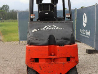 2005-linde-e30-03-600-1456839-47438371