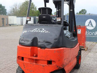 2005-linde-e30-03-600-1456839-47438372