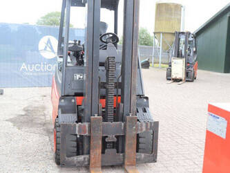 2005-linde-e30-03-600-1456839-47438373