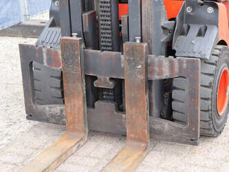 2005-linde-e30-03-600-1456839-47438376