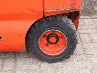 2005-linde-e30-03-600-1456839-47438380