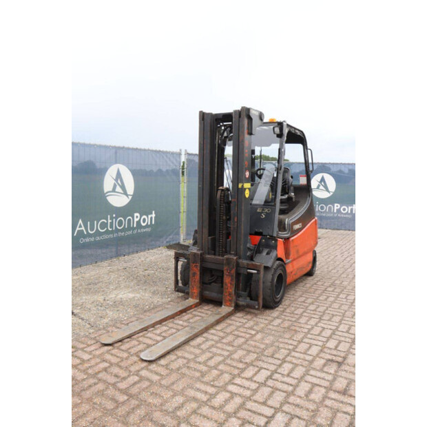 2011 Fenwick-Linde E30-03/600-47438416