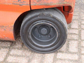 2011-fenwick-linde-e30-03-600-1456840-47438423