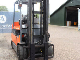 2010-toyota-7fbmf35-1456842-47438492
