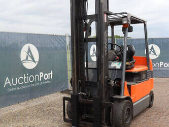 2010-toyota-7fbmf35-1456842-47438494