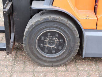 2010-toyota-7fbmf35-1456842-47438499