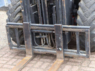 2005-manitou-mh25-4-47438537