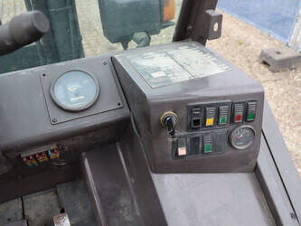 2005-manitou-mh25-4-47438549