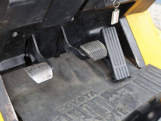 2011-toyota-bsp-12-47438623