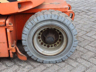 2014-jlg-f300a-jp-47439190