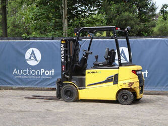 2014-hyundai-30bh-9-1456871-47439357