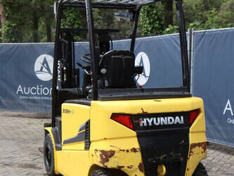 2014-hyundai-30bh-9-1456871-47439358
