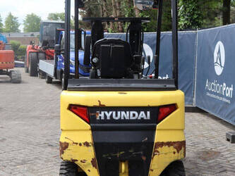 2014-hyundai-30bh-9-1456871-47439359