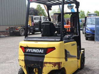 2014-hyundai-30bh-9-1456871-47439360