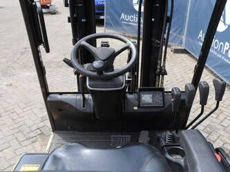 2014-hyundai-30bh-9-1456871-47439372