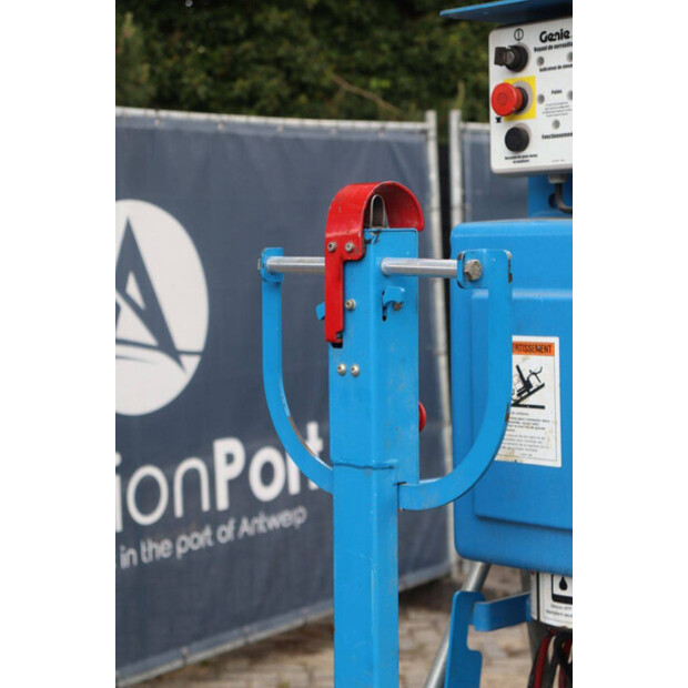 2000 Genie IWPE-20S-47439497
