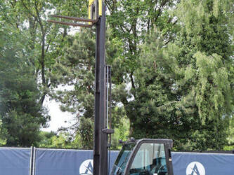 2021-yale-gdp30vxe2345-47440343