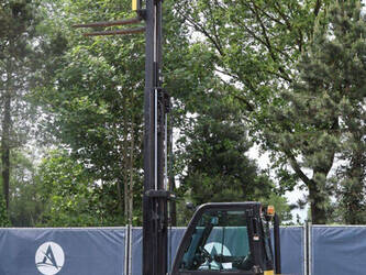 2021-yale-gdp30vxe2345-47440344
