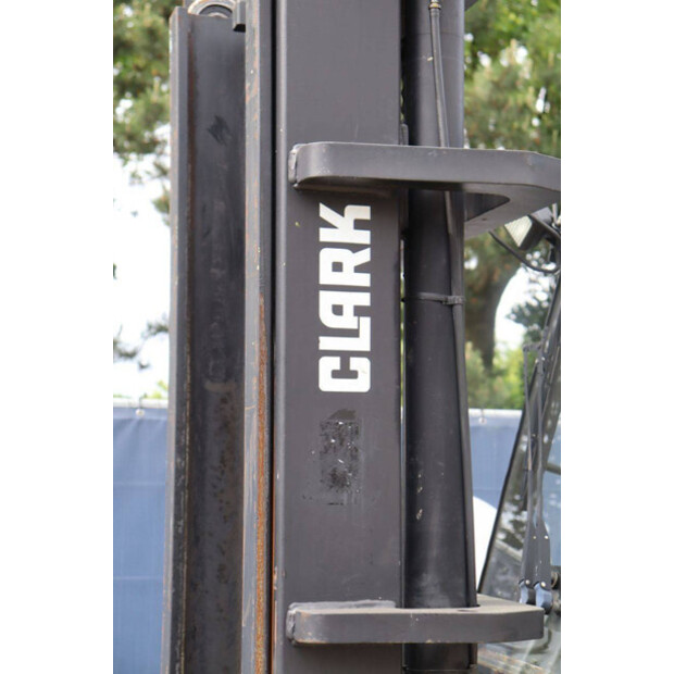 2001 كلارك CGP 50-47440383