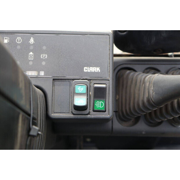2001 كلارك CGP 50-47440397