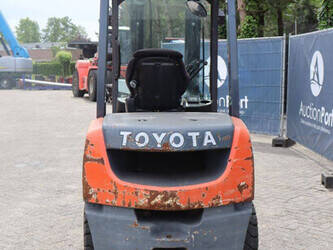 2017-toyota-02-8fdf30-1456904-47440411