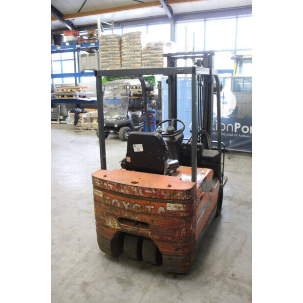 2000 Toyota 5FBE18-47440572