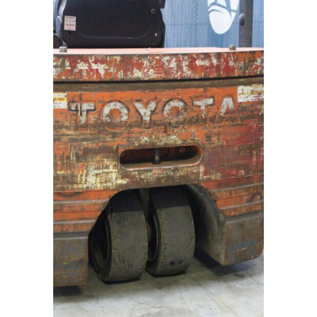 2000 Toyota 5FBE18-47440582